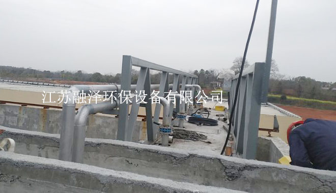 行車泵吸式吸泥機 行車泵吸式吸泥機