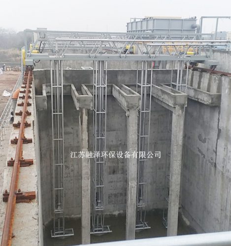 行車泵吸式吸泥機 行車泵吸式吸泥機